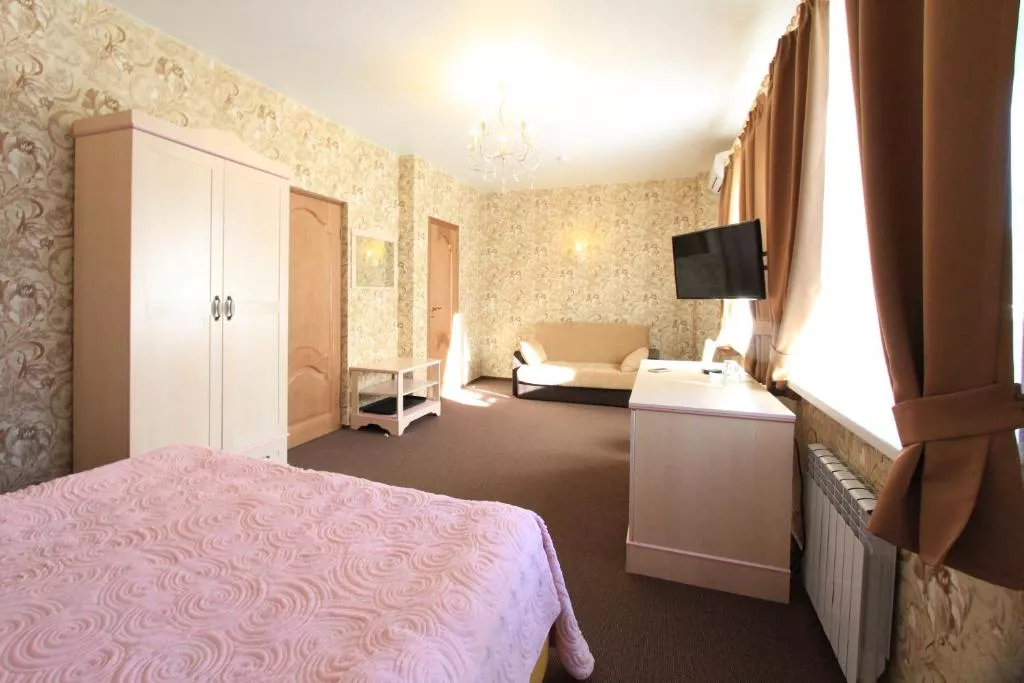 Трехместный номер с балконом отель 