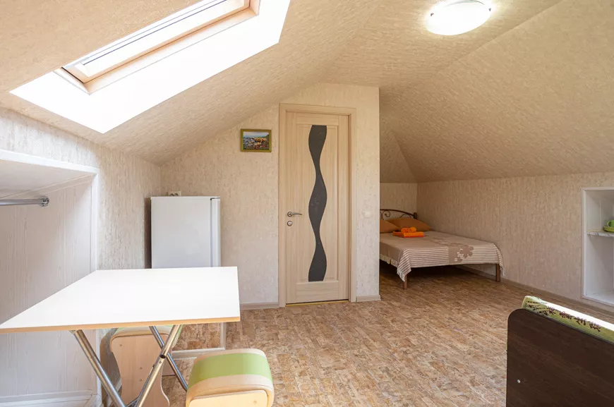 2-местный номер с балконом. Гостевой дом «Ангара». Алушта