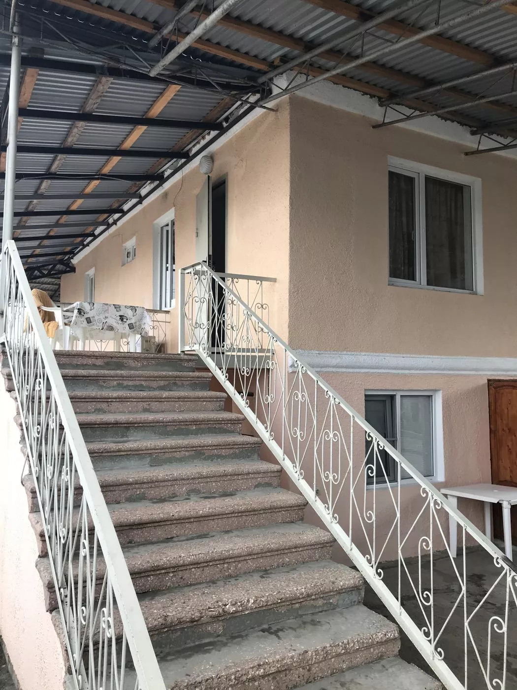 . Гостевой дом "Оазис". Сухум