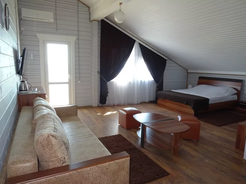 Полулюкс с балконом ( с видом на море). Гостевой дом "Золотые пески". Гудаута