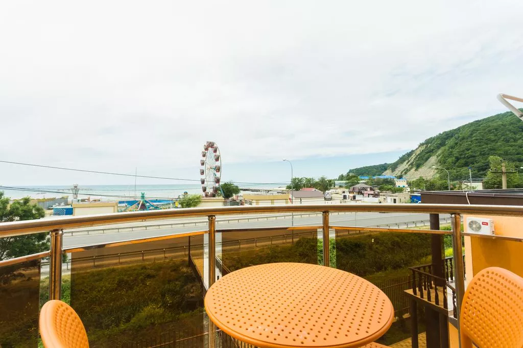 . Отель Golden Sunrise. Лермонтово