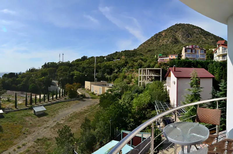 2-местный номер с балконом и видом на море. Вилла «Камилла». Лазурное 2-местный номер с балконом и видом на море. Вилла «Камилла». Лазурное