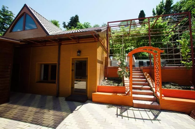 . Гостевой дом Реваз. Головинка