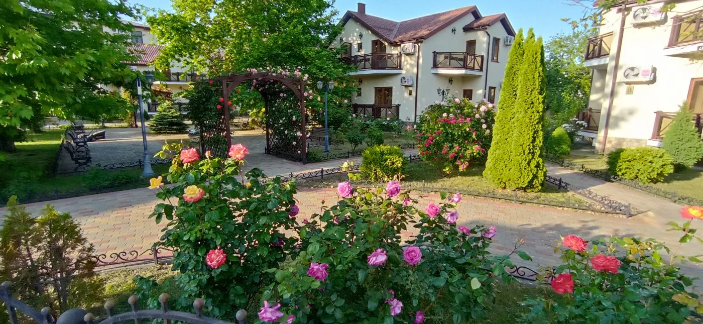 . База отдыха "Платан Resort". Витязево