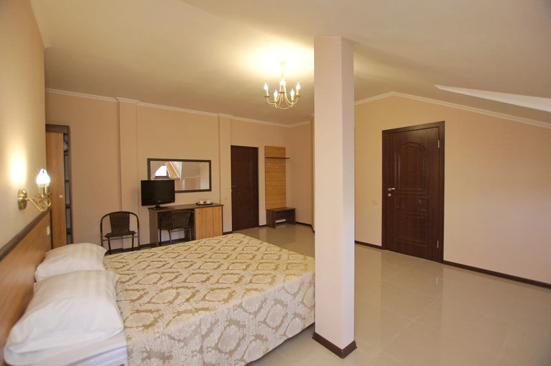 Стандарт без балкона. Гостевой дом "Адмирал". Ольгинка