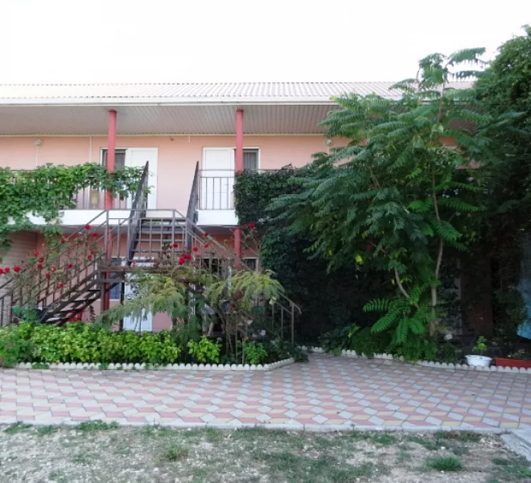 . Гостевой дом Любовь. Голубицкая