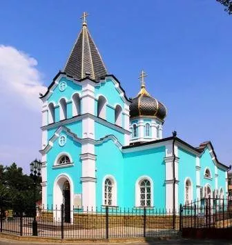 Фотография Храма святого Онуфрия Великого взята с официального сайта муниципального образования город-курорт Анапа: https://www.anapa-official.ru/