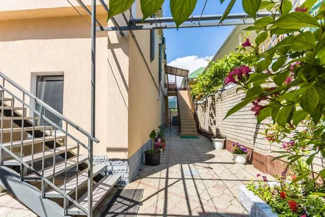 . Частный сектор "LAMBO". Кабардинка