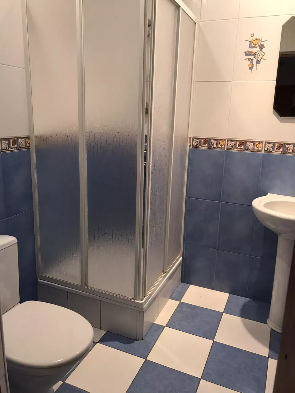 . Квартира в многоквартирном доме Двухуровневая 3-к квартира на лимане ул. Горького. Ейск