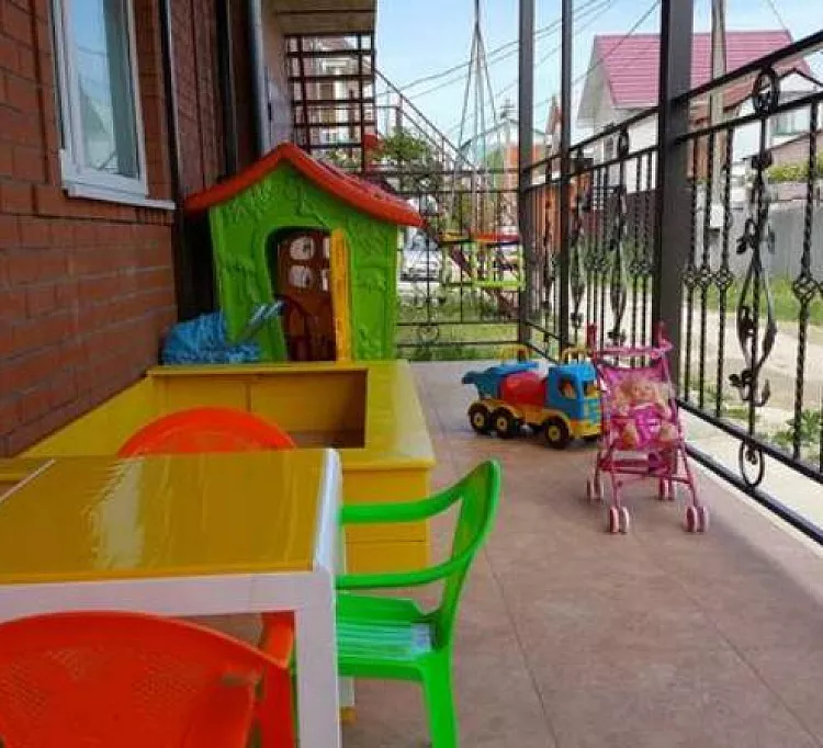 . Частный гостевой дом Боярский дом на Темрюкской. Голубицкая