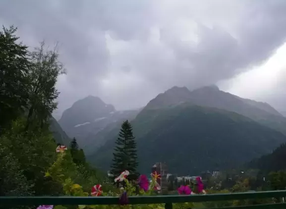 2-местный Стандарт с видом на горы. Гостиница «Эльбрус» (бывший «Минги Тау»). Домбай-гостиницы