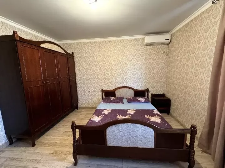 . Двухэтажный дом Сухум. Сухум