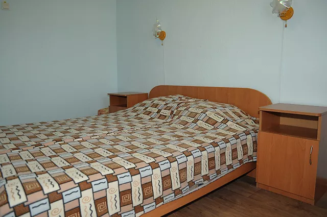 2-х комнатный номер Коттедж 1-этаж (кондиционер.ТВ.Х.Бойлер). Пансионат "Золотой берег". Береговое