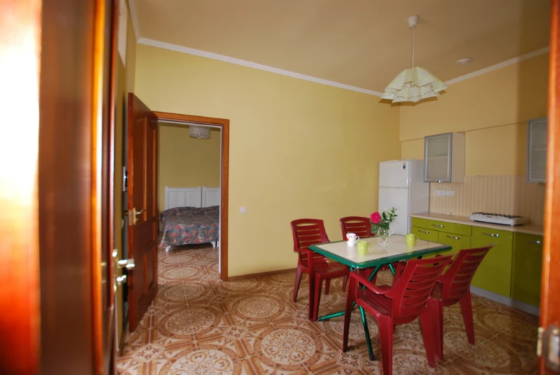 Домик 3 с кухней. Частная усадьба "Дом Роз". Заозерное