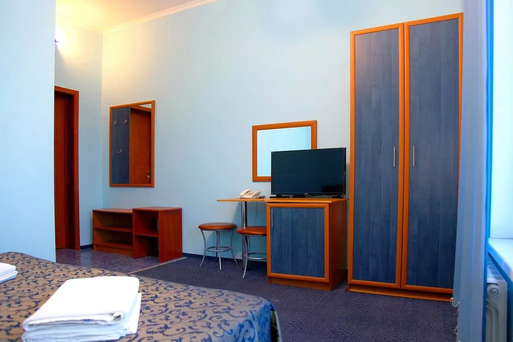 эконом без балкона . Гостиница Hotel RUS. Адлер