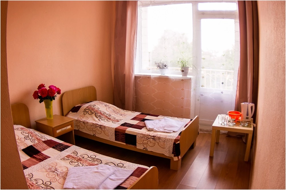 2-комнатный 4-местный номер с балконом,  2, 3 этаж. Гостиница Астерия. Ейск