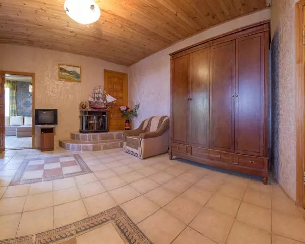 Семейный люкс в саду с двориком. Отель "Кучук-Ламбат". Бондаренково