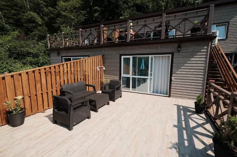 . Гостевой дом "Terrasa Village". Дедеркой