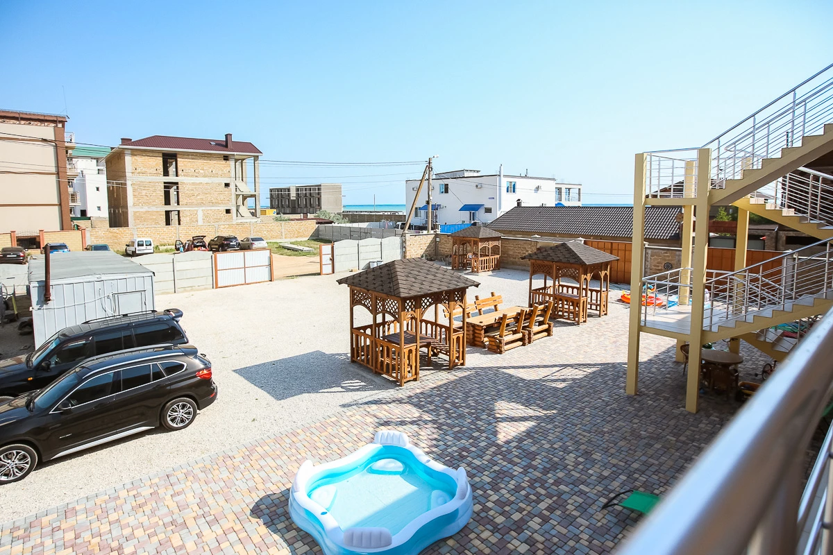 . Гостевой дом "Coral". Саки