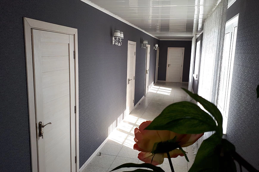 2-комнатная комфортная (мансардная). Гостевой дом «Медовый месяц». Саки