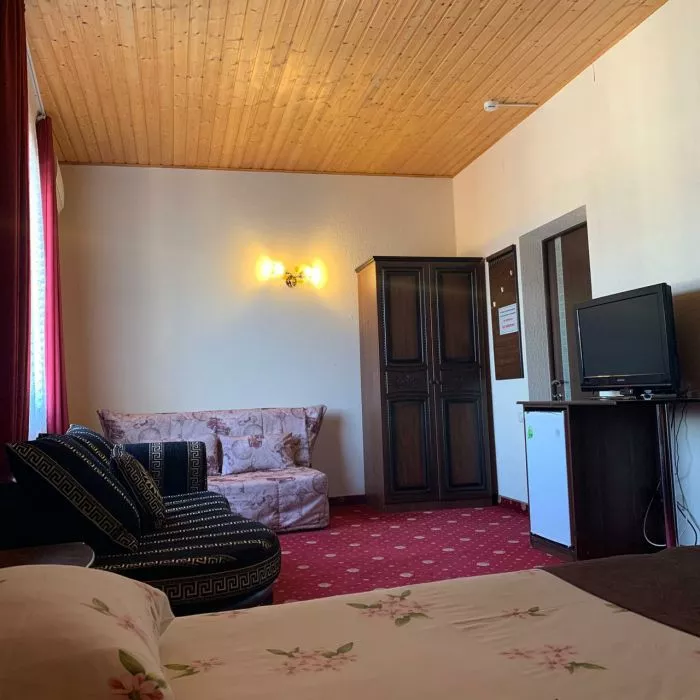 5-ТИ МЕСТНЫЙ БЕЗ БАЛКОНА. Отель КАВКАЗ. Гостиницы и отели Лазаревского