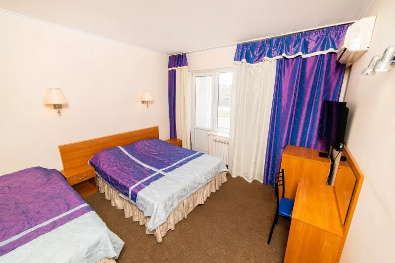 . Отель «Корона». Витязево . Отель «Корона». Витязево