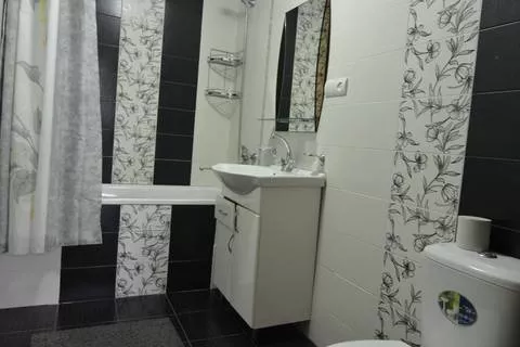 4-х мест. номер с кухней и двориком 1-й этаж. Гостевой дом "Лето". Алушта