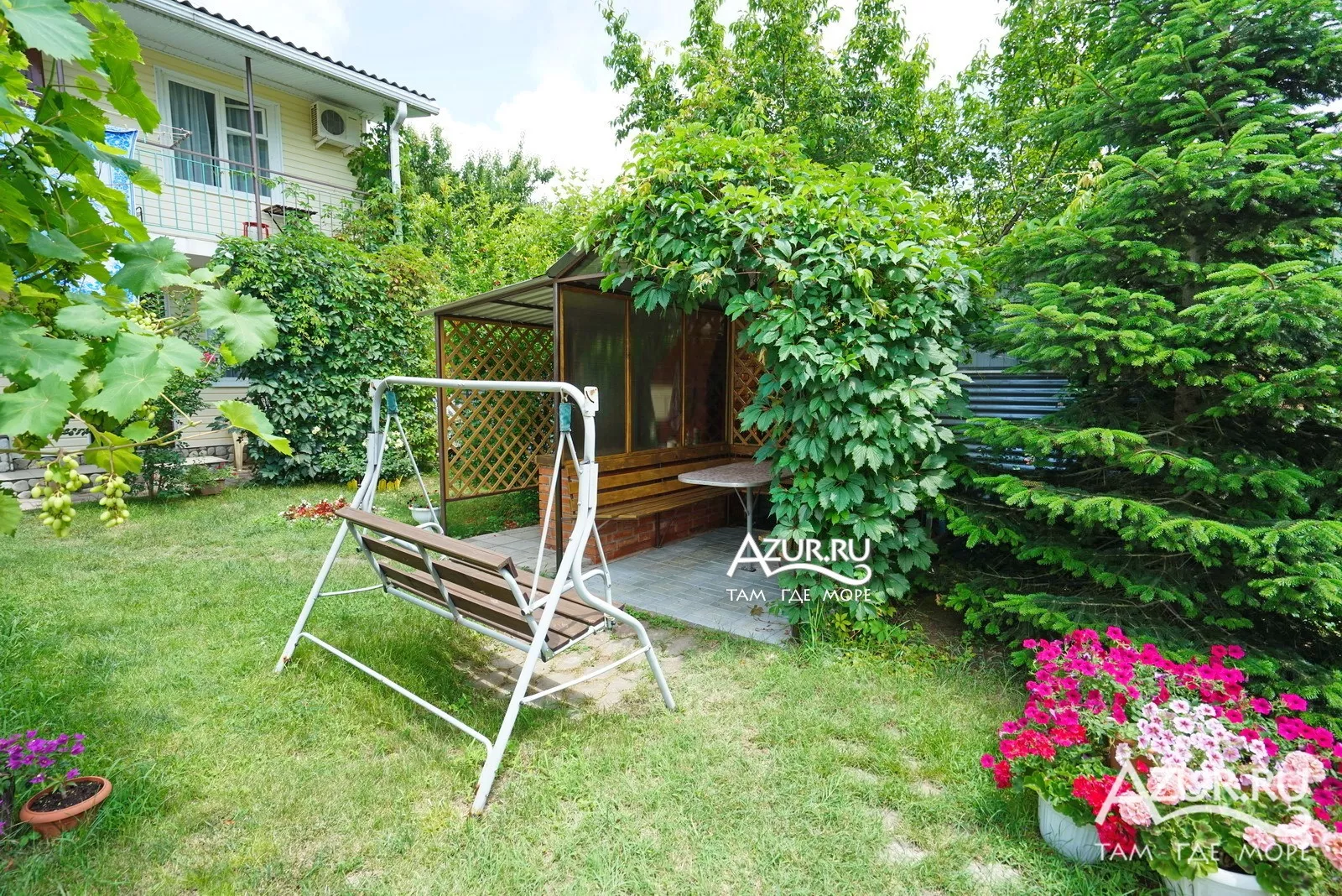 . Гостевой дом "У Светланы" в Ольгинке      . Ольгинка