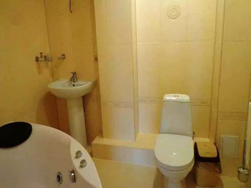 Люкс с балконом и кроватью размера «king-size». Отель "Индисан". Гагра