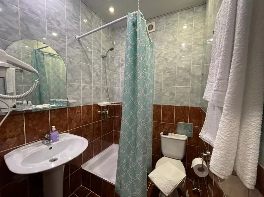 «Полулюкс» 1-но комнатный без балкона. Отель "Ибра". Лазаревское