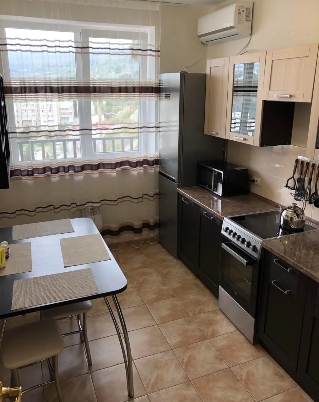 . Квартира в многоквартирном доме Двухкомнатная видовая квартира . Гурзуф