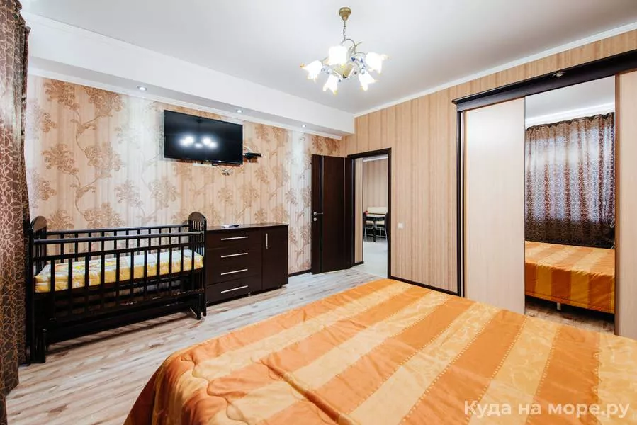 . Коттедж в центре для семьи или 6−8 человек. Лазаревское