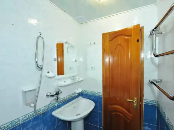 «Полулюкс» 2-х комнатный (Малый корпус). Гостиница «Кристалл». Домбай-гостиницы