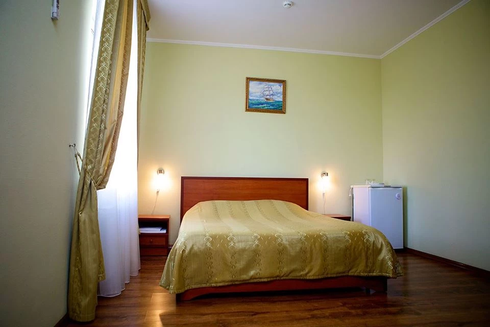 Двухместный номер Эконом. Мини-отель "Бриг". Темрюк