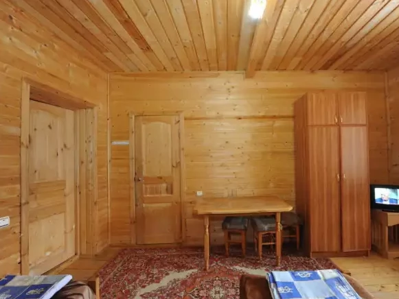 3-х местный «Стандарт». Гостиничный комплекс «Таулу». Домбай-гостиницы