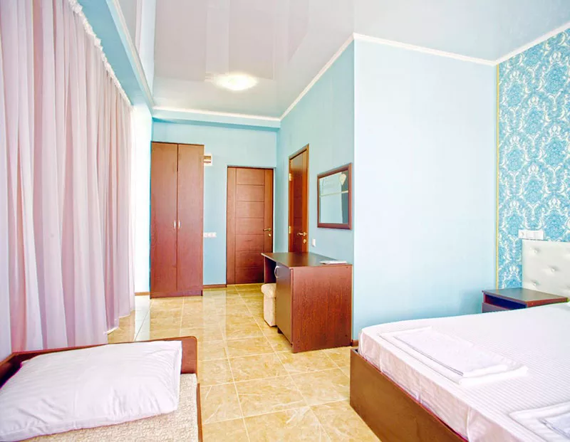 Четырехместный номер «Комфорт». Гостевой дом "Кристалл". Лазаревское Четырехместный номер «Комфорт». Гостевой дом "Кристалл". Лазаревское