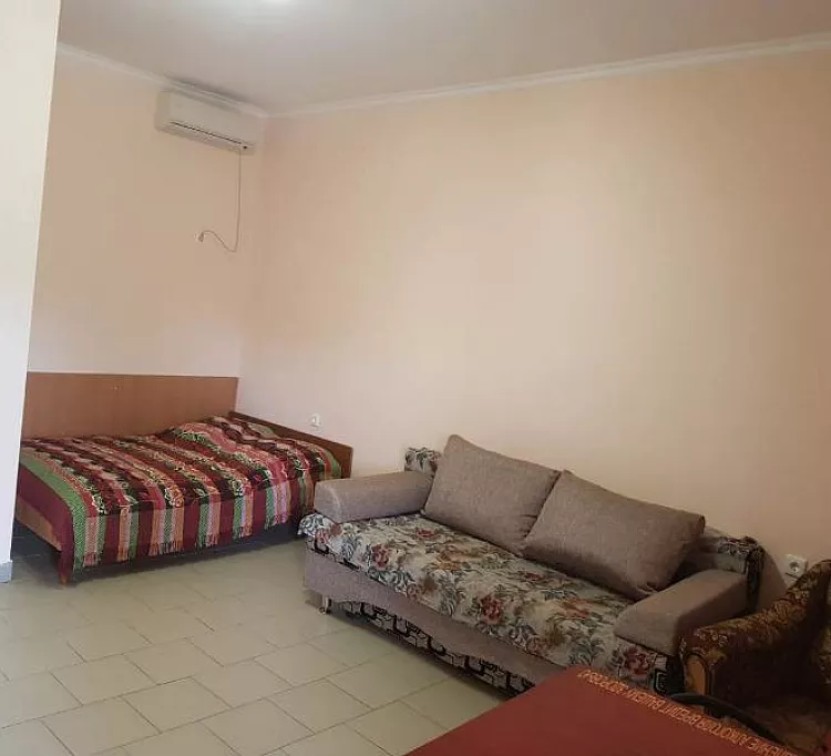 Апартаменты. Частный гостевой дом Высотная 7/б. Голубицкая