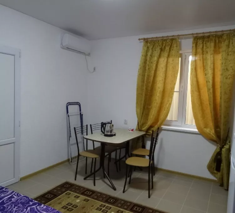 Апартаменты. Частный гостевой дом Тихая бухта. Голубицкая