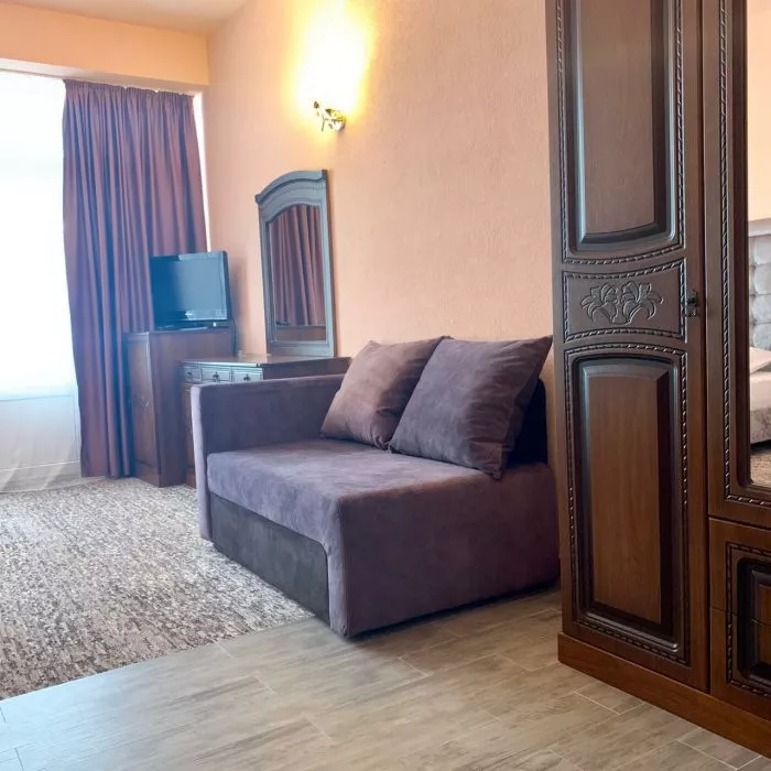 3-Х МЕСТНЫЙ С БАЛКОНОМ. Отель КАВКАЗ. Гостиницы и отели Лазаревского