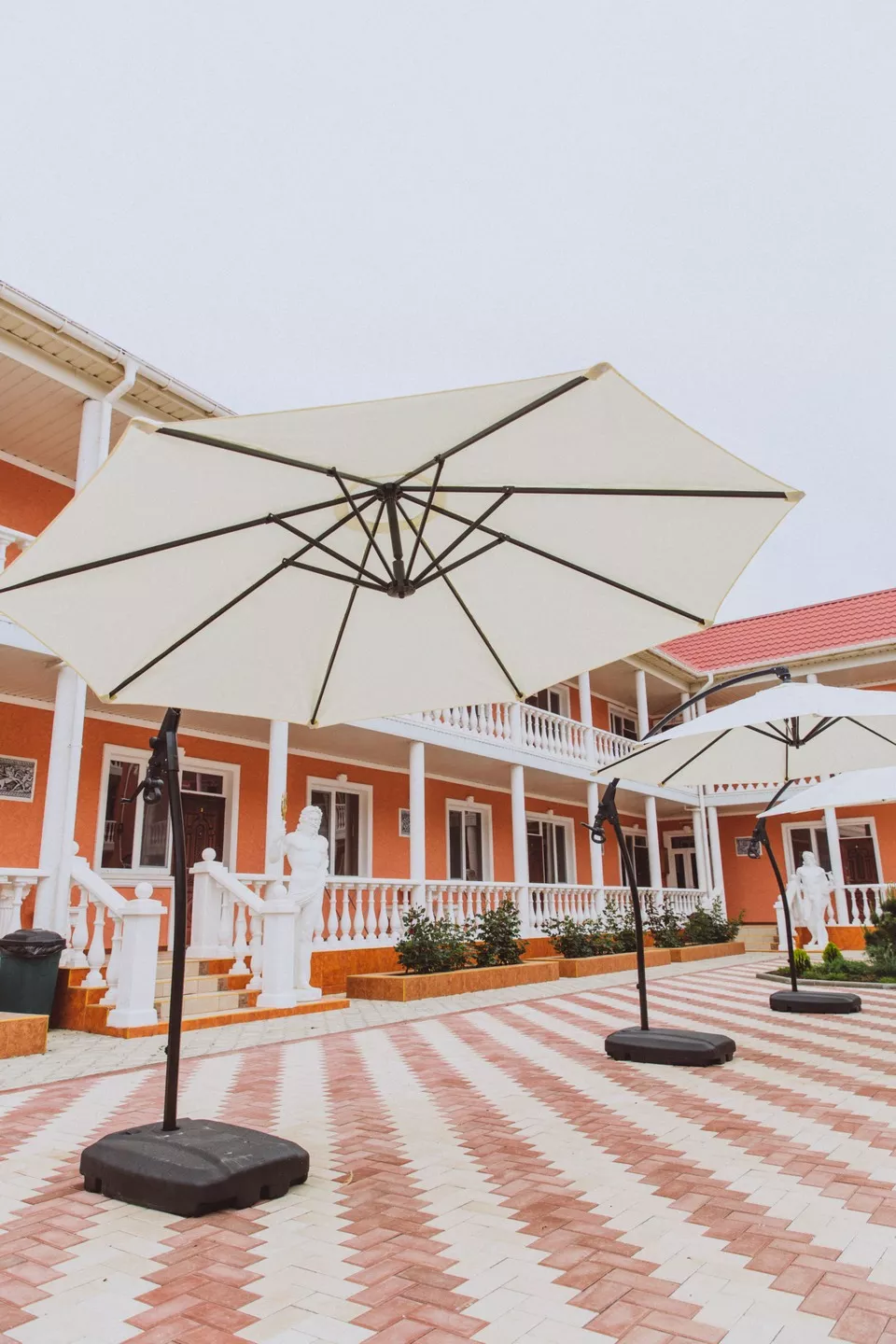 . Гостевой дом «Red House». Заозерное