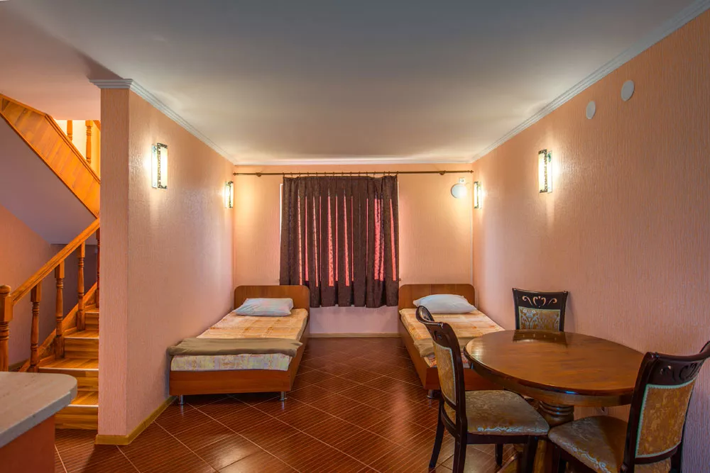 Двухэтажный дом с одной спальной комнатой на втором этаже (проживание и завтрак). Гостевой комплекс «Московский Берег». Витино