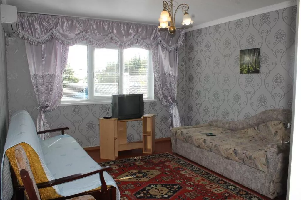 . Гостевой дом "Лето". Ейск