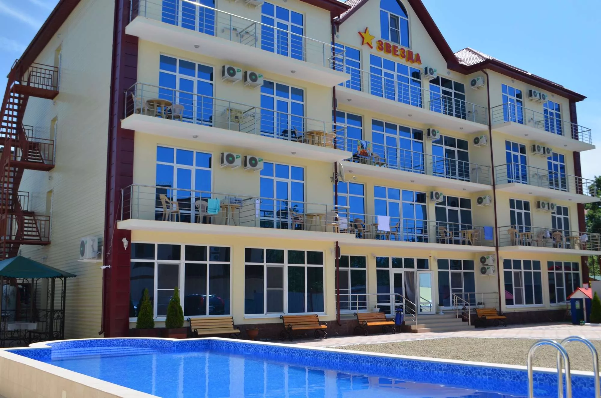 . Гостиница "Звезда". Лермонтово