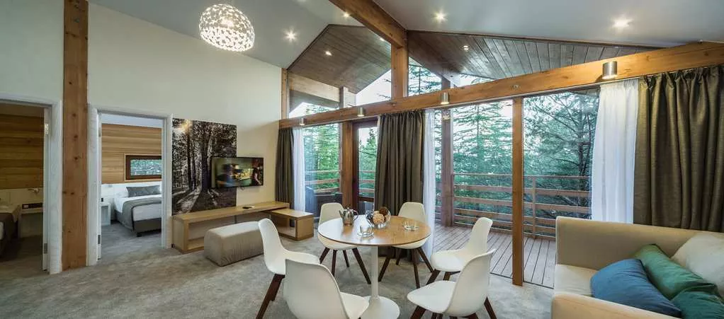 Новый коттедж с двумя спальнями, гостиной-студио с кухней и террасой. Пансионат "Береговой". Малый Маяк