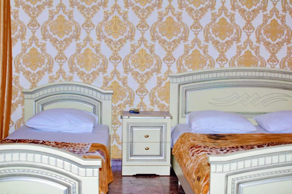 3-х местный номер Стандарт. Гостиница "Семья". Адлер