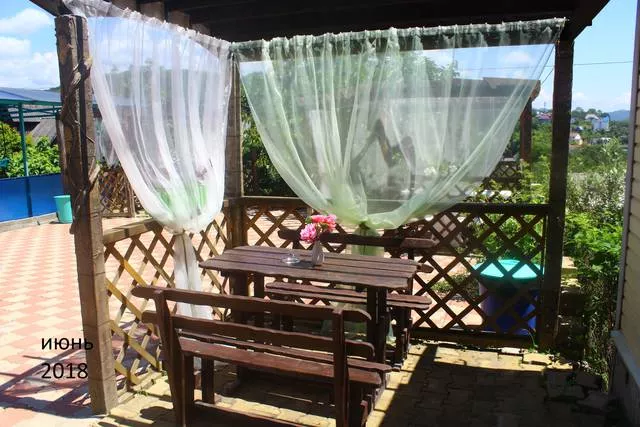 . Гостиница "Верона". Вардане