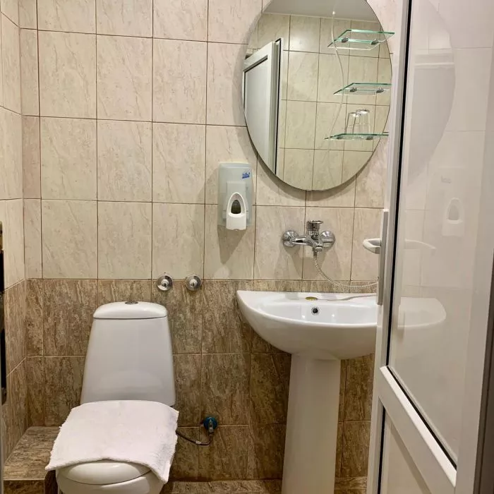 3-Х МЕСТНЫЙ С БАЛКОНОМ. Отель КАВКАЗ. Гостиницы и отели Лазаревского