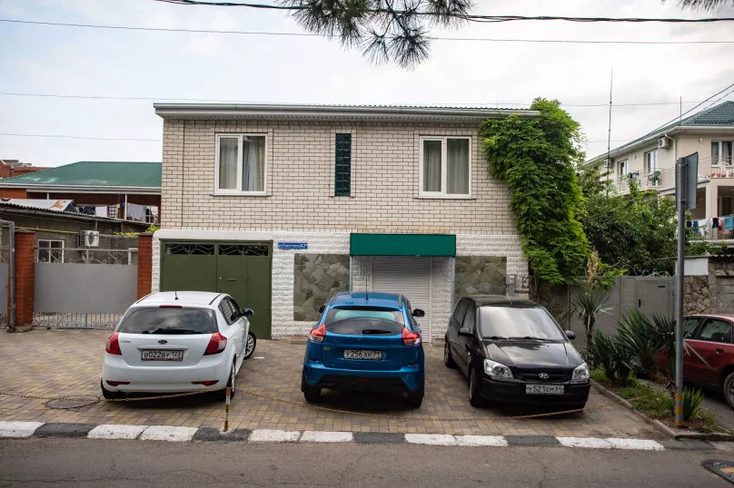 Гостевой дом "Уютный дворик" на Толстого 42А Гостевой дом "Уютный дворик" на Толстого 42А