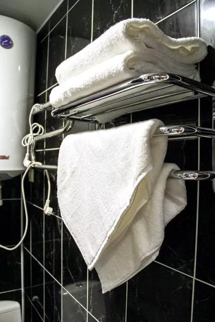 2-х комнатный номер, с балконом, с видом на горы/на море . Отель "ПОСЕЙДОН". Гагра