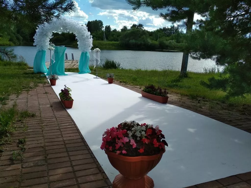 . Гостинично-ресторанный комплекс «Golden hills». Лермонтово